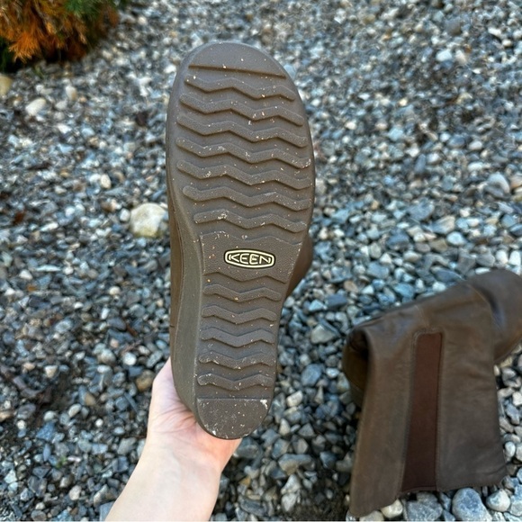 KEEN Akita Mid Calf Boots Wedge Heel Taupe Brown Soft Leather Size 8 Women’s - Picture 10 of 10